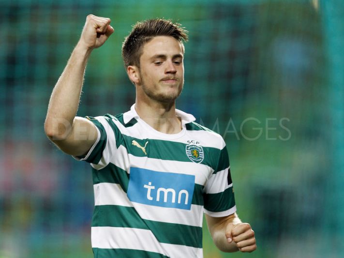 1323131886-football-sporting-beats-belenenses-20-in-portugal-cup-match_956109